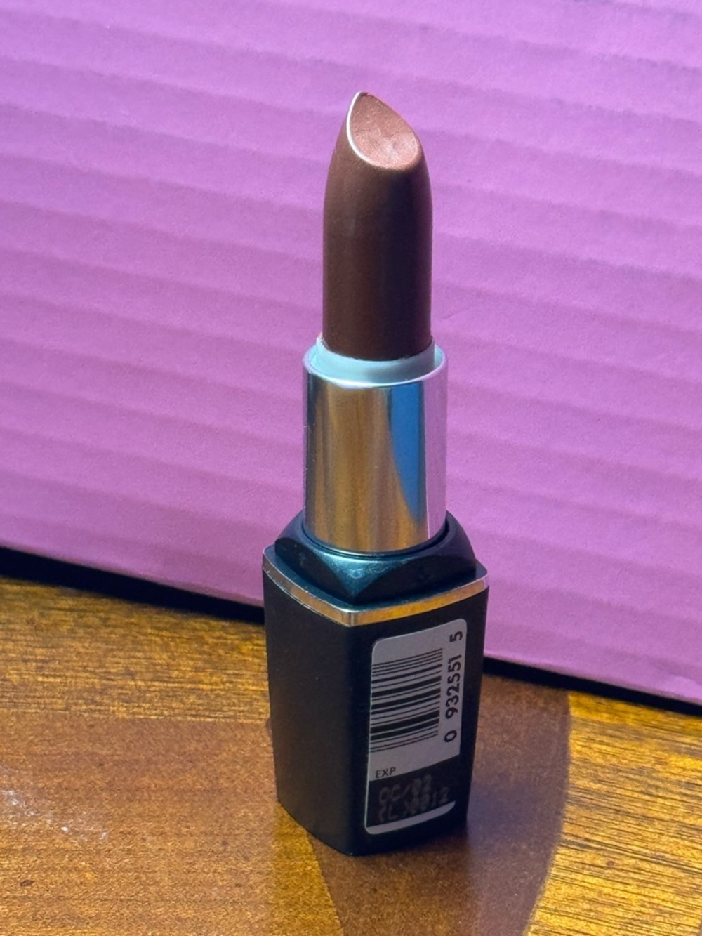 Olay ColourMoist Ultra Suede Lipstick UVA UVB Sunscreen SPF15 676 3.7g .13oz New